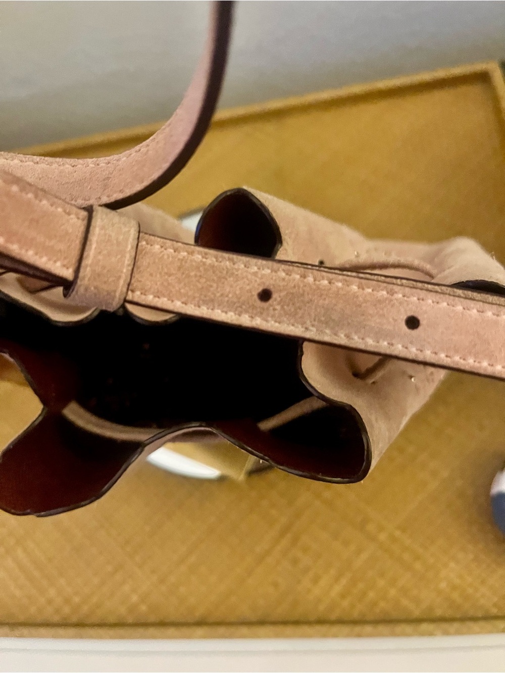COACH L1792-25193 suede Bucket Bag with Cut Out Tea Rose in blush pink - Picture 10 of 12